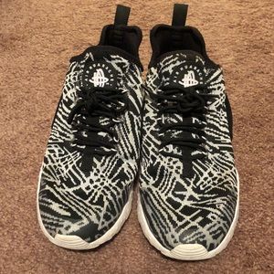 Used Nike huaraches. In great condition